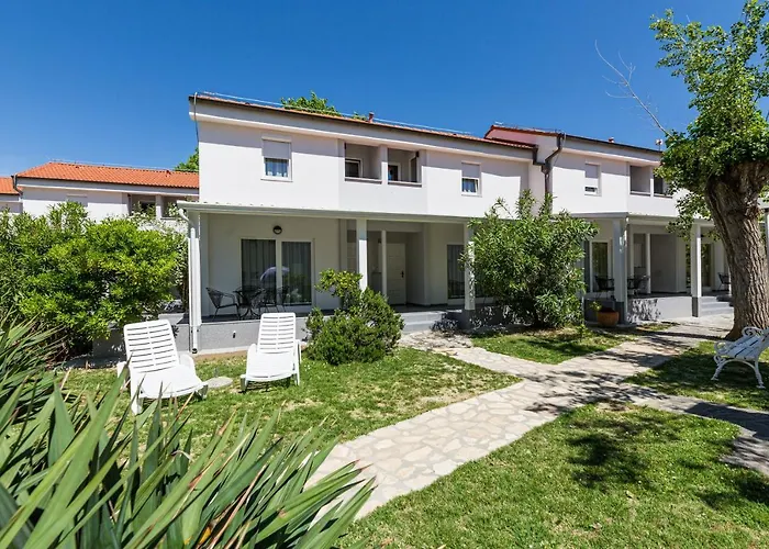 Ξενοδοχείο με διαμερίσματα Corinthia 3*