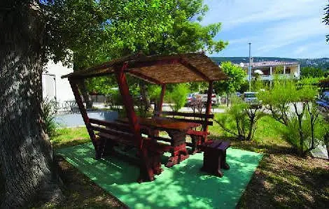 아파트호텔 Corinthia 바슈카